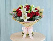 Букет цветов из:  Лилии и Розы в Чулки-Соколово
