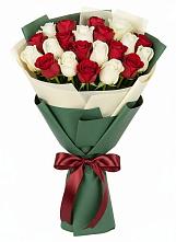 Букет Микс из красных и белых роз в Чулки-Соколово