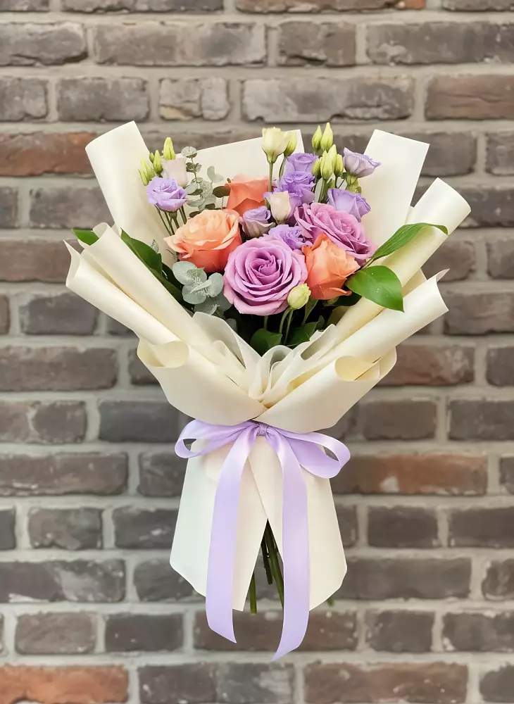 Букет цветов из: Лизиантусы и Розы в Чулки-Соколово