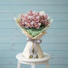Букет цветов из:  Орхидеи и Розы в Чулки-Соколово