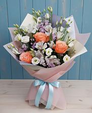 Букет цветов из:  Лизиантусы, Розы, Альстромерии и Гипсофила в Чулки-Соколово