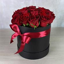 Цветочная композиция из Розы в шляпной коробке в Чулки-Соколово