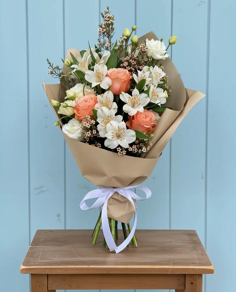 Букет цветов из: Альстромерии, Лизиантусы, Розы и Хризантемы в Чулки-Соколово