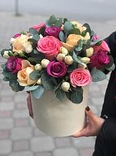 Цветочная композиция из Розы в шляпной коробке в Чулки-Соколово